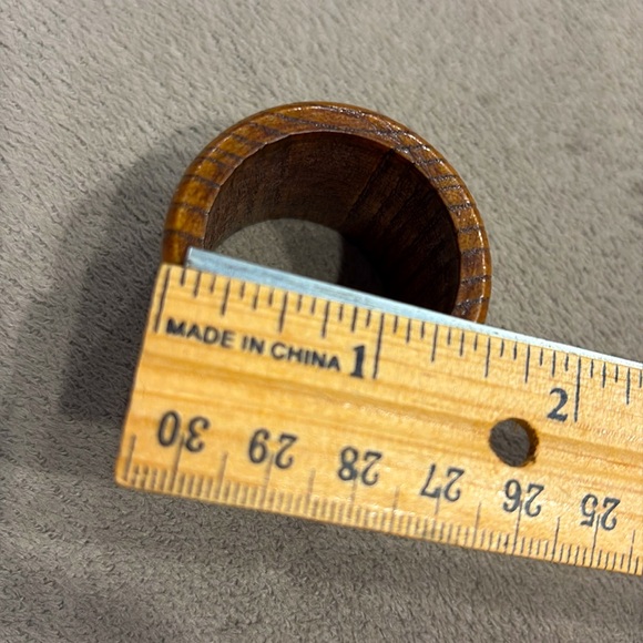 Vintage Wooden Natural Design Brown Napkins Ring Holder Holidays Set of 6 Pieces - Picture 7 of 8